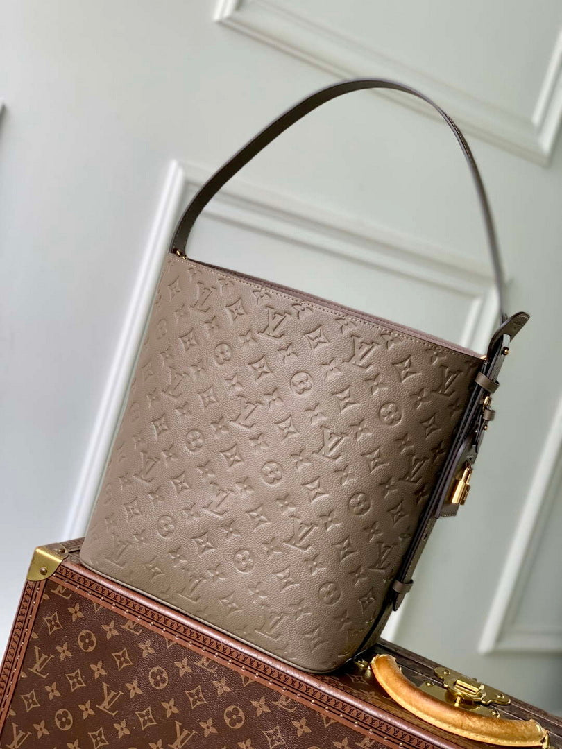 LV M25823 Louis Vuitton All In GM Bag Smoke