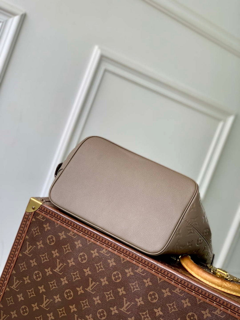 LV M25823 Louis Vuitton All In GM Bag Smoke