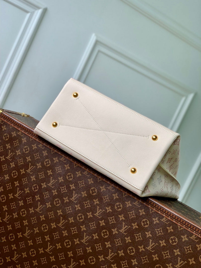 LV M25894 Louis Vuitton Carmel Handbag Dream Cream