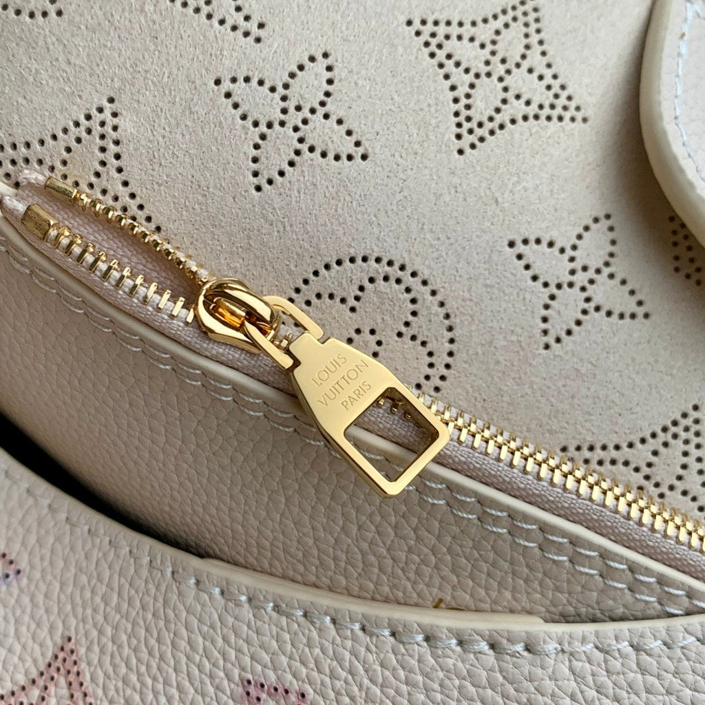 LV M25894 Louis Vuitton Carmel Handbag Dream Cream