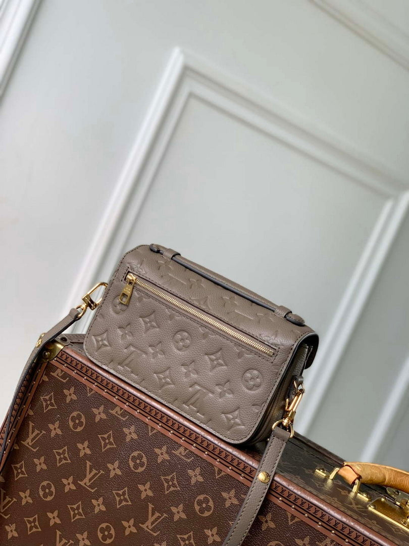 LV M25910 Louis Vuitton Pochette Metis East West Bag Smoke