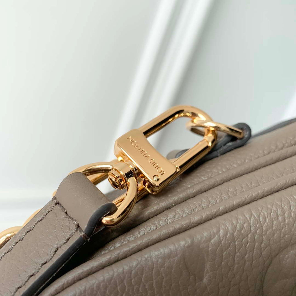 LV M25910 Louis Vuitton Pochette Metis East West Bag Smoke