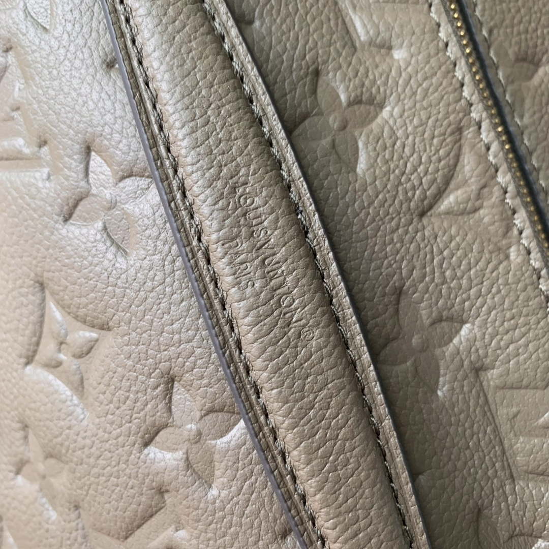 LV M25910 Louis Vuitton Pochette Metis East West Bag Smoke