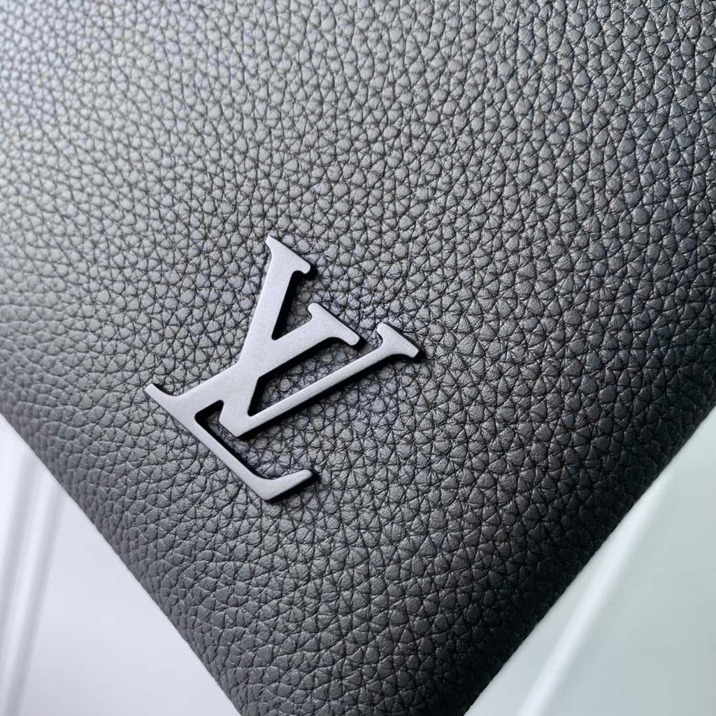 LV M25943 Louis Vuitton Duo Pouch Bag Black