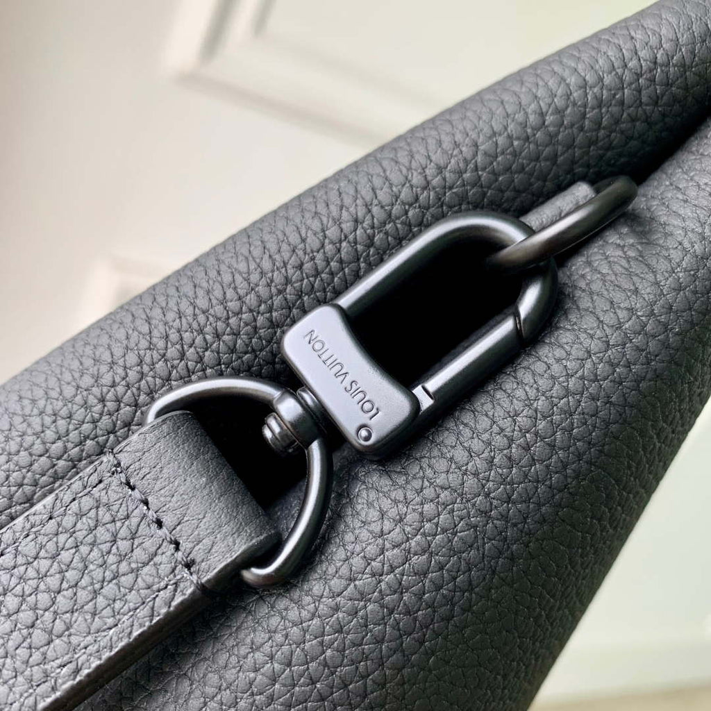 LV M25943 Louis Vuitton Duo Pouch Bag Black