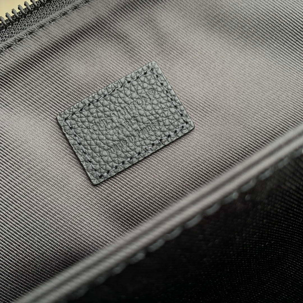 LV M25943 Louis Vuitton Duo Pouch Bag Black