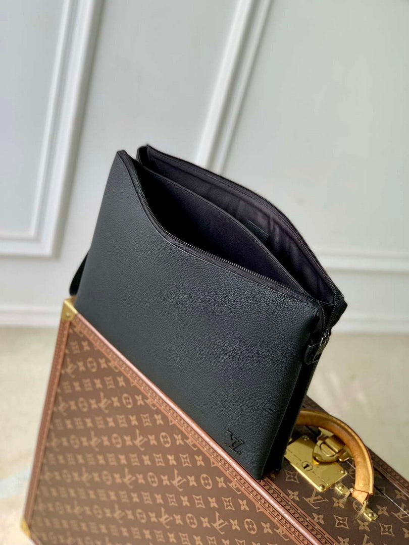 LV M25943 Louis Vuitton Duo Pouch Bag Black