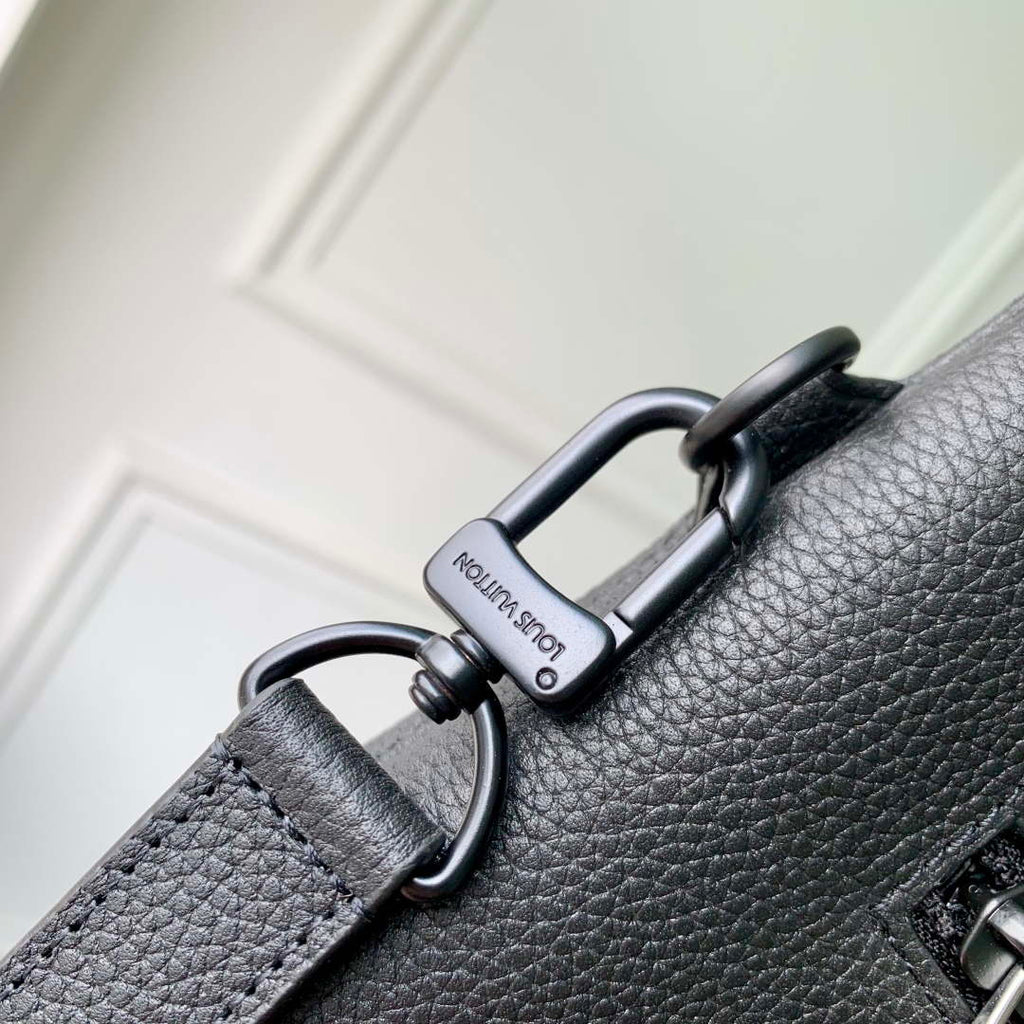 LV M25955 Louis Vuitton Takeoff Pouch Bag Black