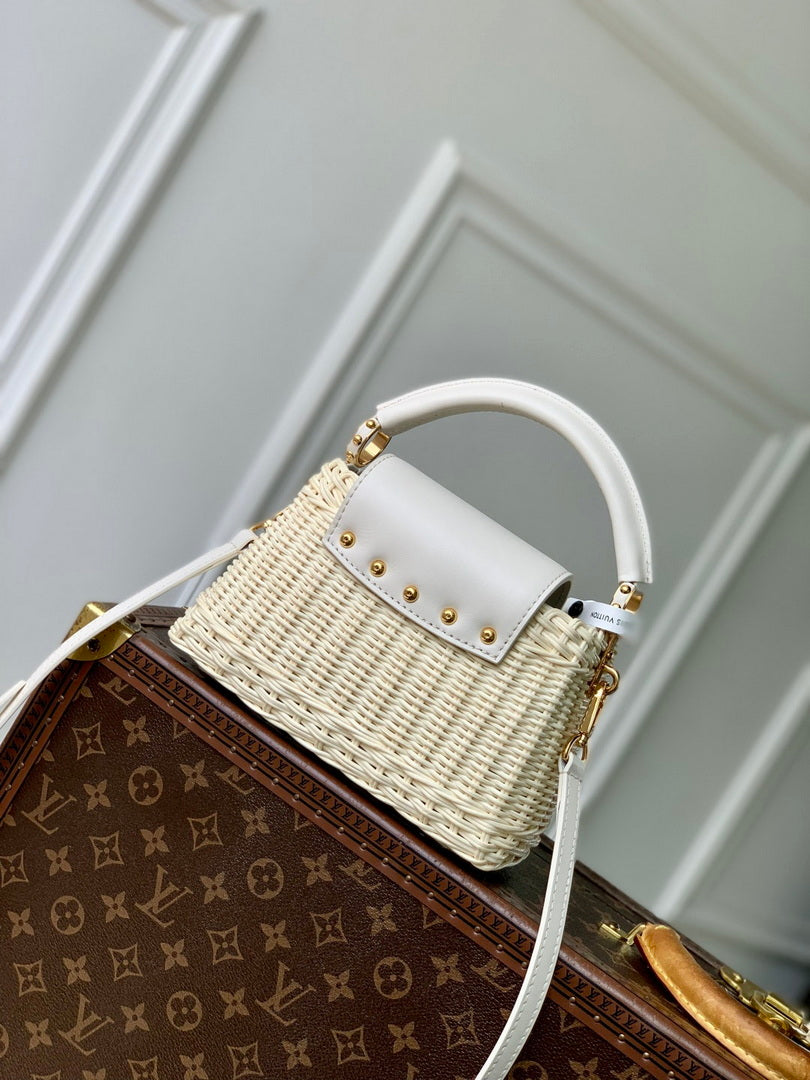 LV M26004 Louis Vuitton Capucines Mini Bag White
