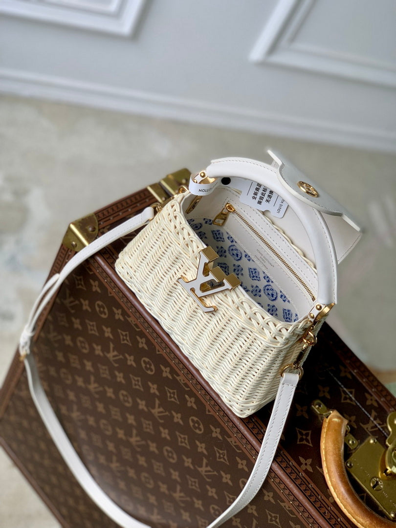 LV M26004 Louis Vuitton Capucines Mini Bag White
