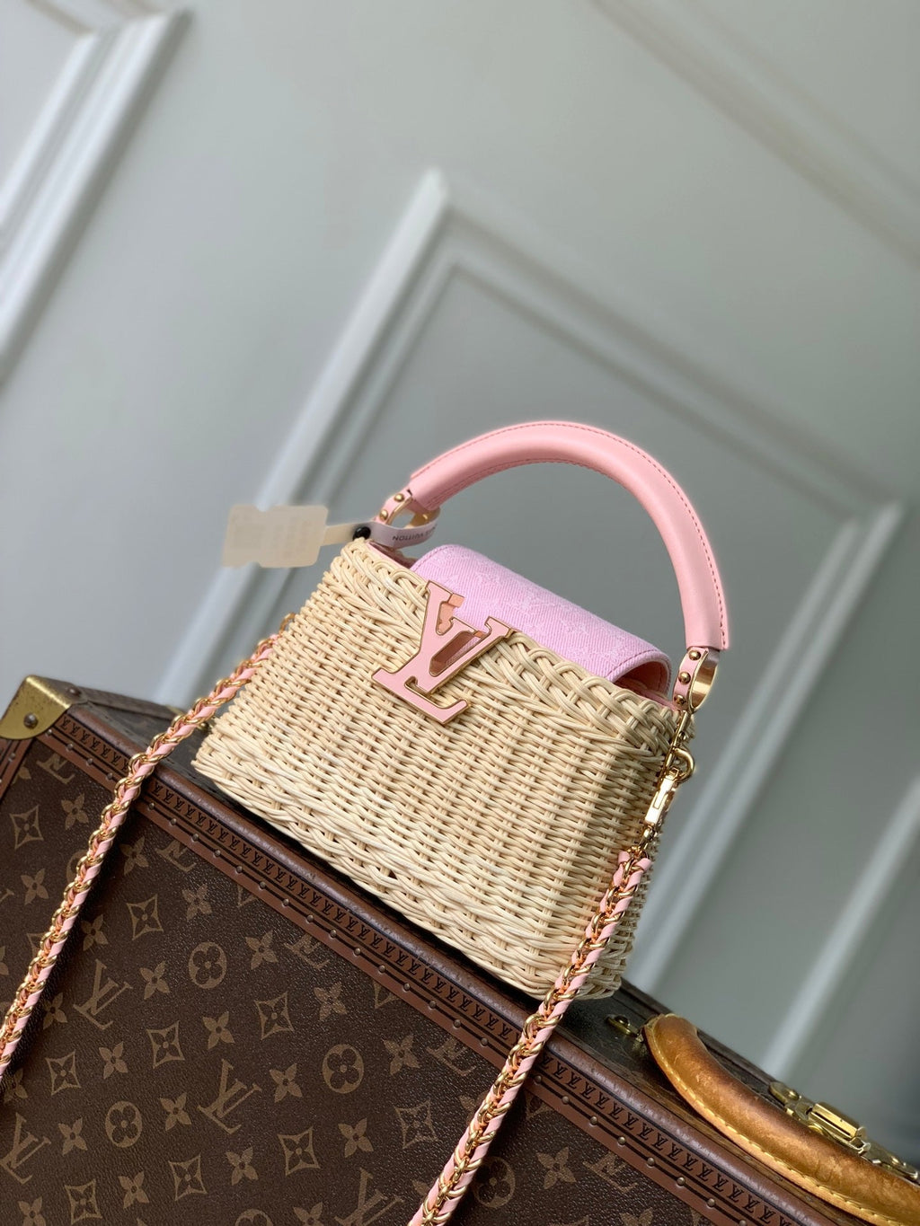 LV M26005 Louis Vuitton Capucines Mini Bag Light Pink