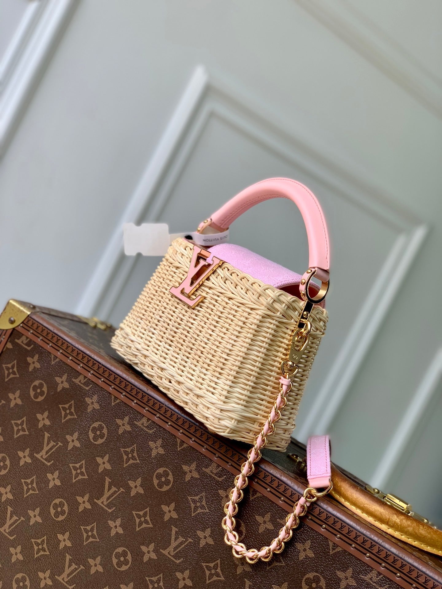 LV M26005 Louis Vuitton Capucines Mini Bag Light Pink