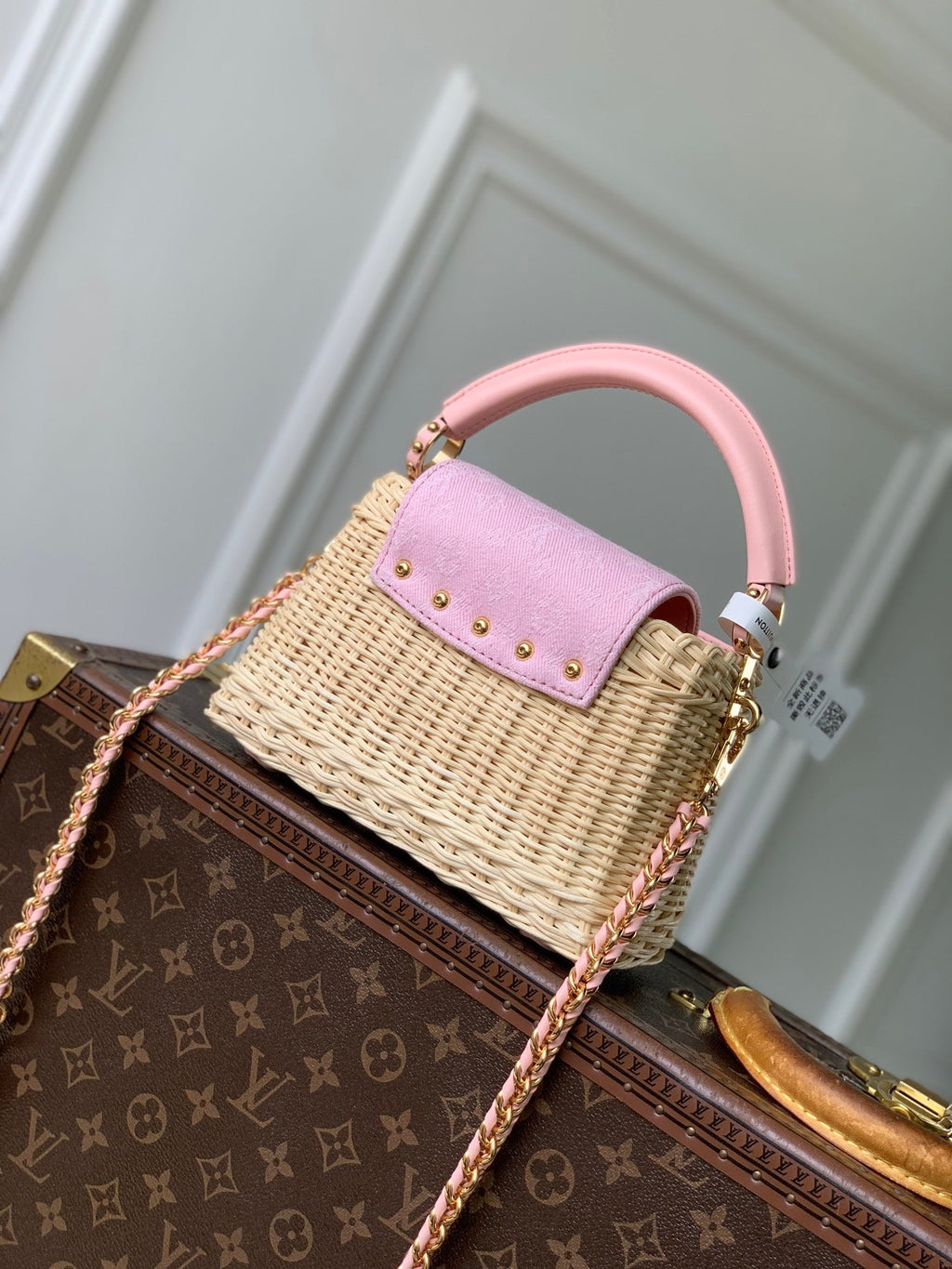 LV M26005 Louis Vuitton Capucines Mini Bag Light Pink