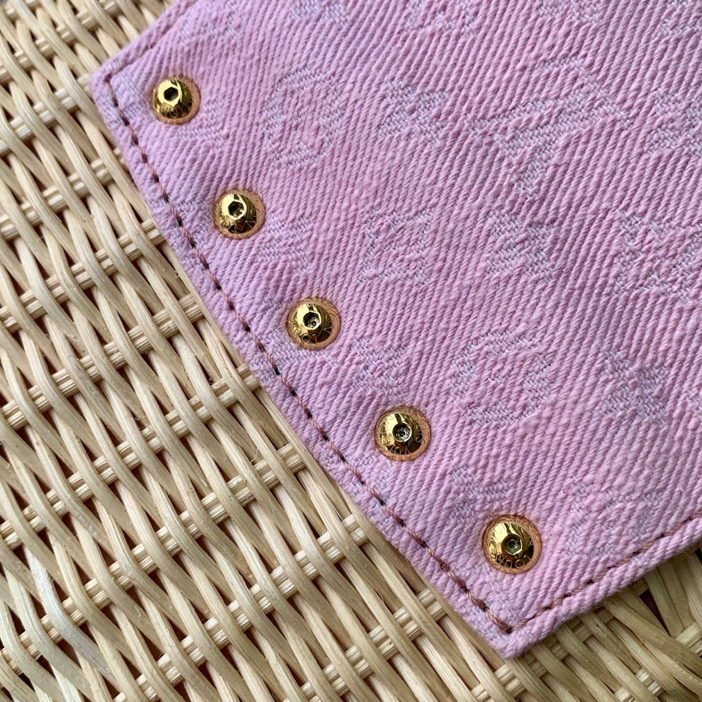 LV M26005 Louis Vuitton Capucines Mini Bag Light Pink