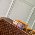 LV M26016 Louis Vuitton Porte-Cartes Magnet Brown