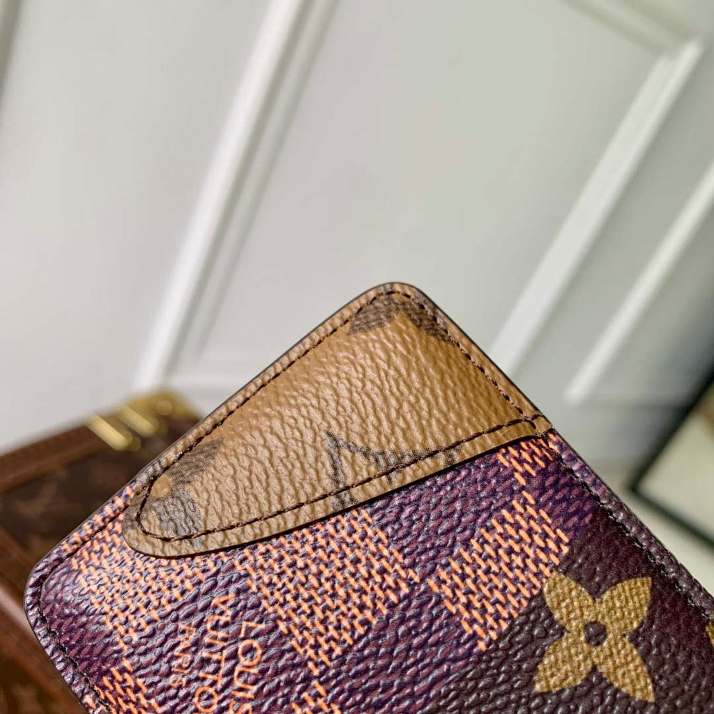 LV M26016 Louis Vuitton Porte-Cartes Magnet Brown