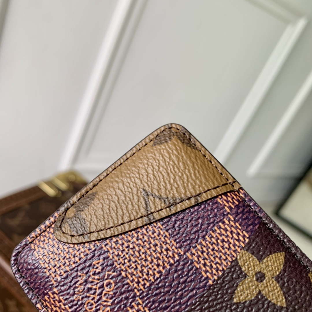 LV M26016 Louis Vuitton Porte-Cartes Magnet Brown