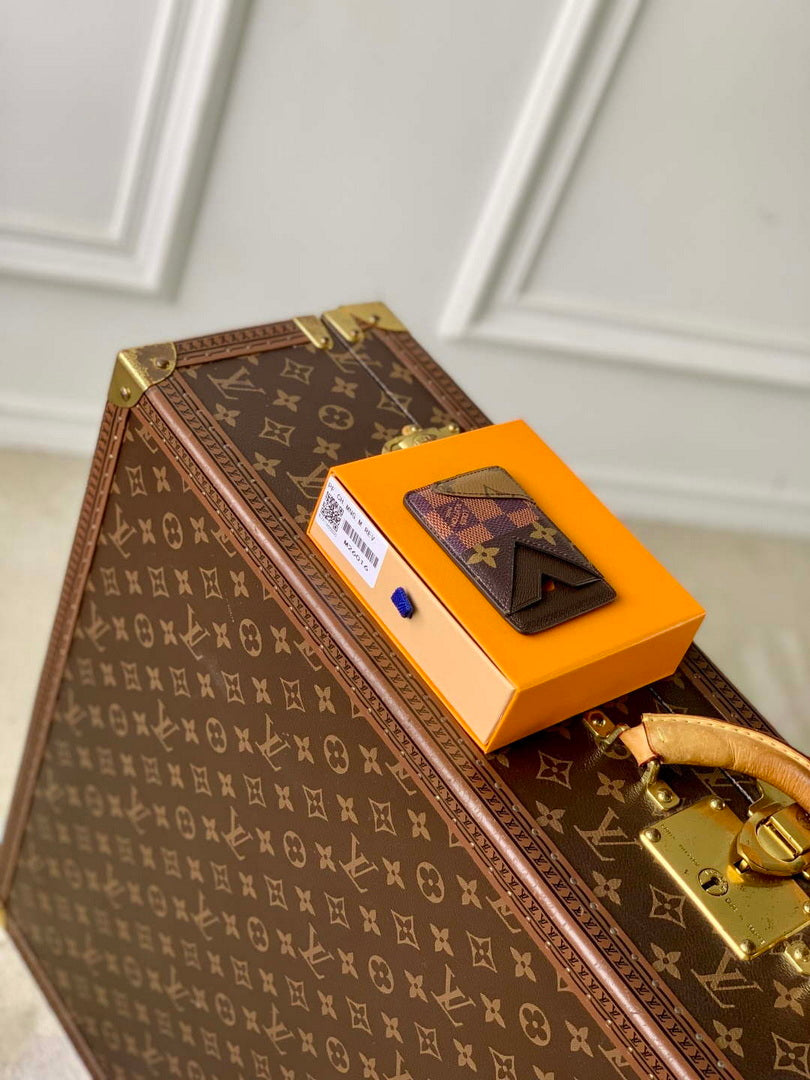 LV M26016 Louis Vuitton Porte-Cartes Magnet Brown