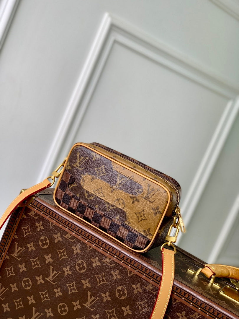 LV M26020 Louis Vuitton Trocad¨¦ro Wearable Wallet Brown