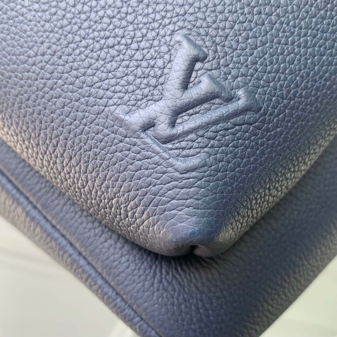 LV M26022 Louis Vuitton Discovery Work Backpack Navy Blue