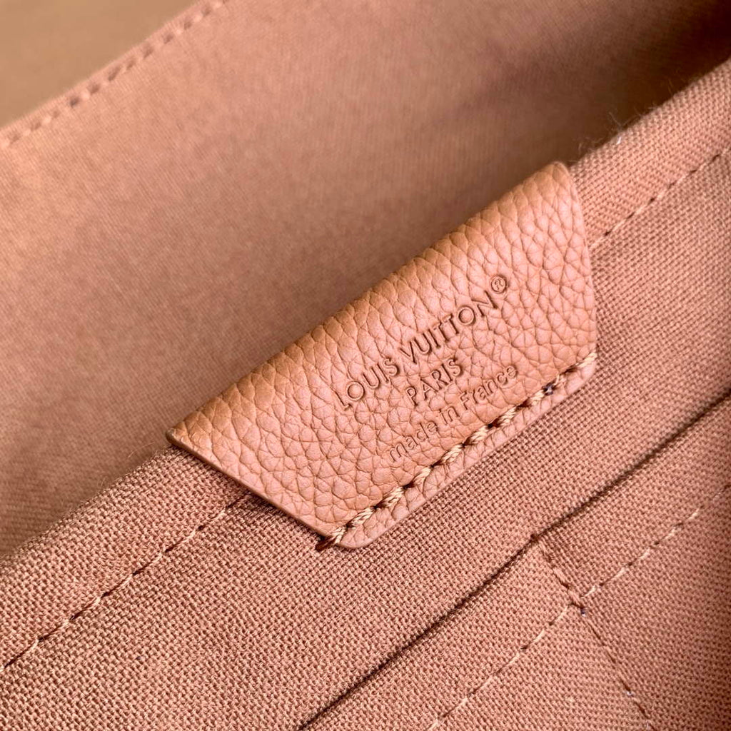 LV M26023 Louis Vuitton Fastline Backpack Tan