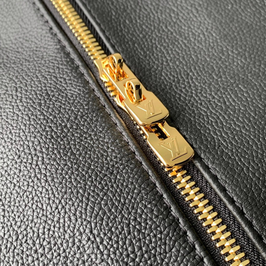 LV M26037 Louis Vuitton Express GM Bag Black