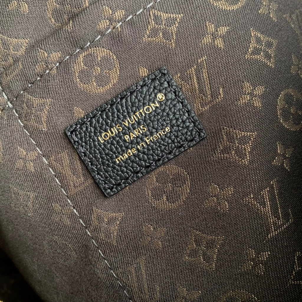 LV M26037 Louis Vuitton Express GM Bag Black