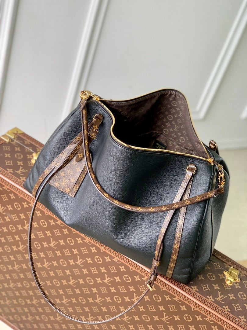 LV M26037 Louis Vuitton Express GM Bag Black