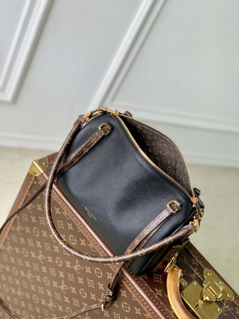 LV M26039 Louis Vuitton Express PM Bag Black