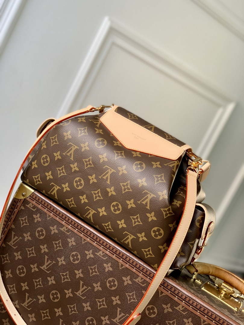LV M26040 Louis Vuitton Odyssee MM Bag