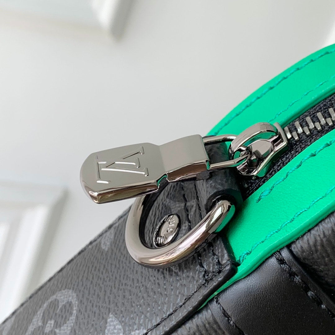 LV M26052 Louis Vuitton Trio Messenger Bamboo Green