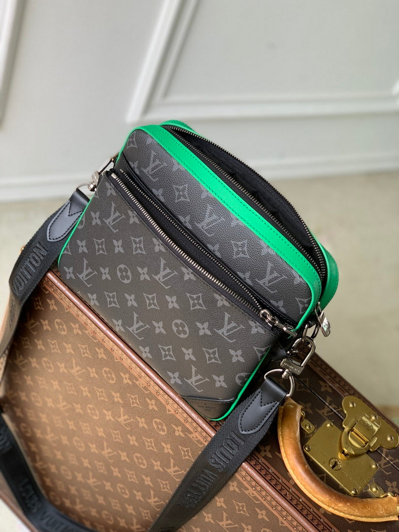 LV M26052 Louis Vuitton Trio Messenger Bamboo Green