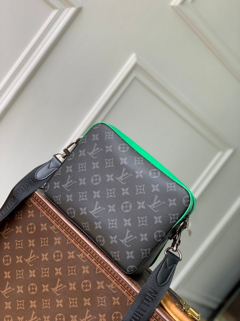 LV M26052 Louis Vuitton Trio Messenger Bamboo Green