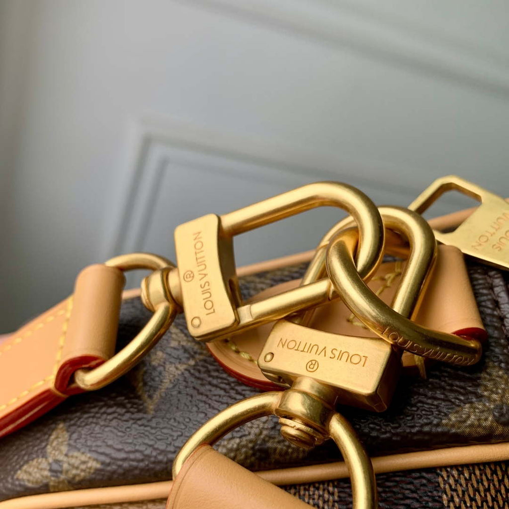 LV M26068 Louis Vuitton Nil Cross-body Bag Brown