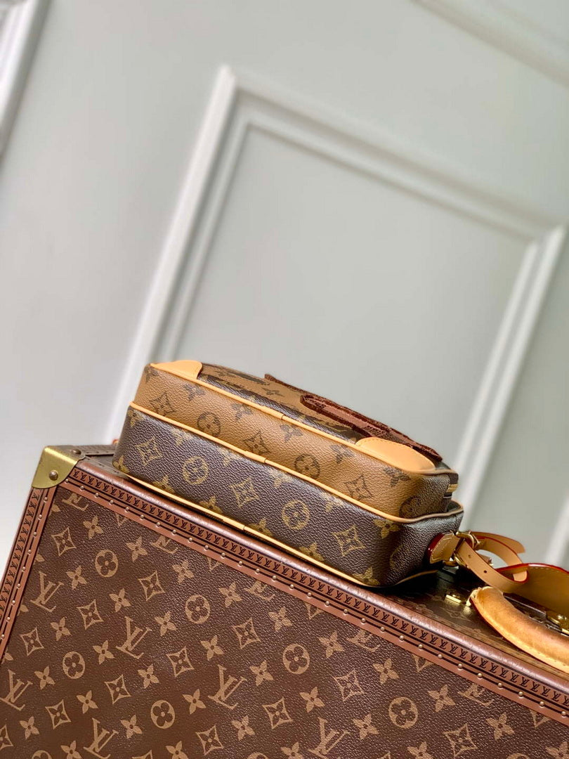 LV M26068 Louis Vuitton Nil Cross-body Bag Brown