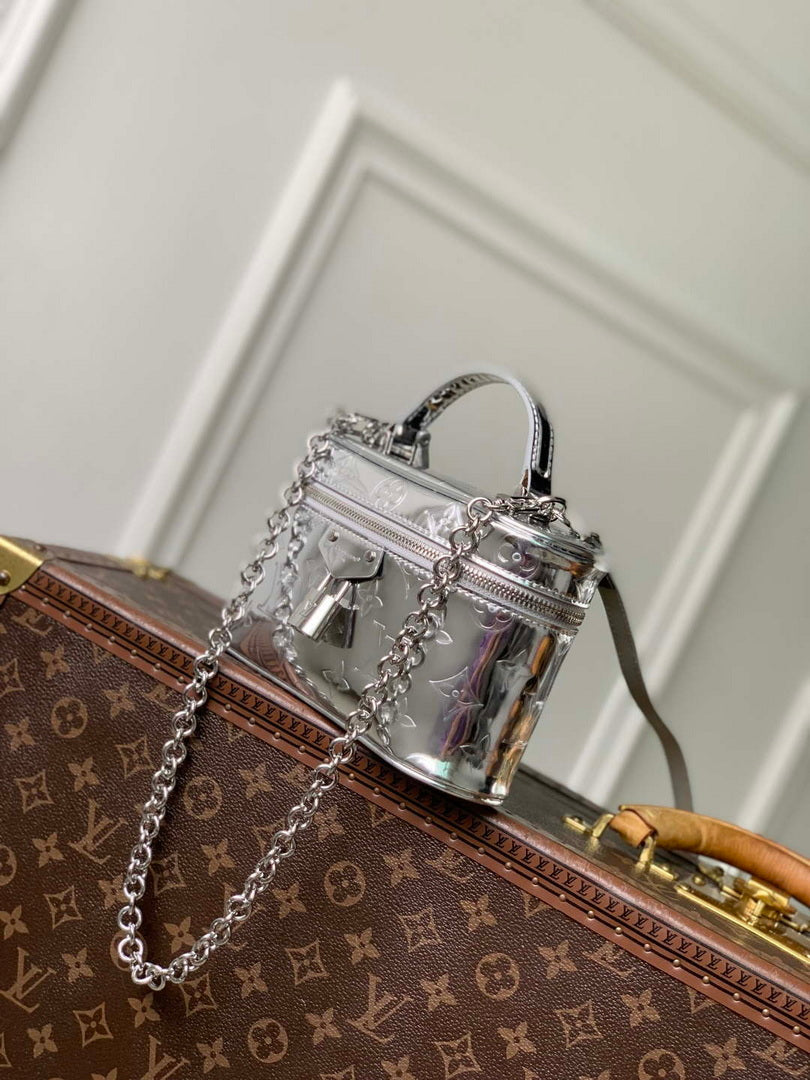 LV M26097 Louis Vuitton Vanity Chain Pouch Bag Silver