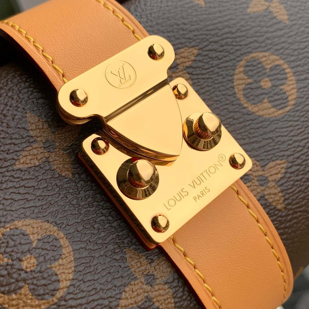LV M26191 Louis Vuitton Pochette Mia Bag Monogram