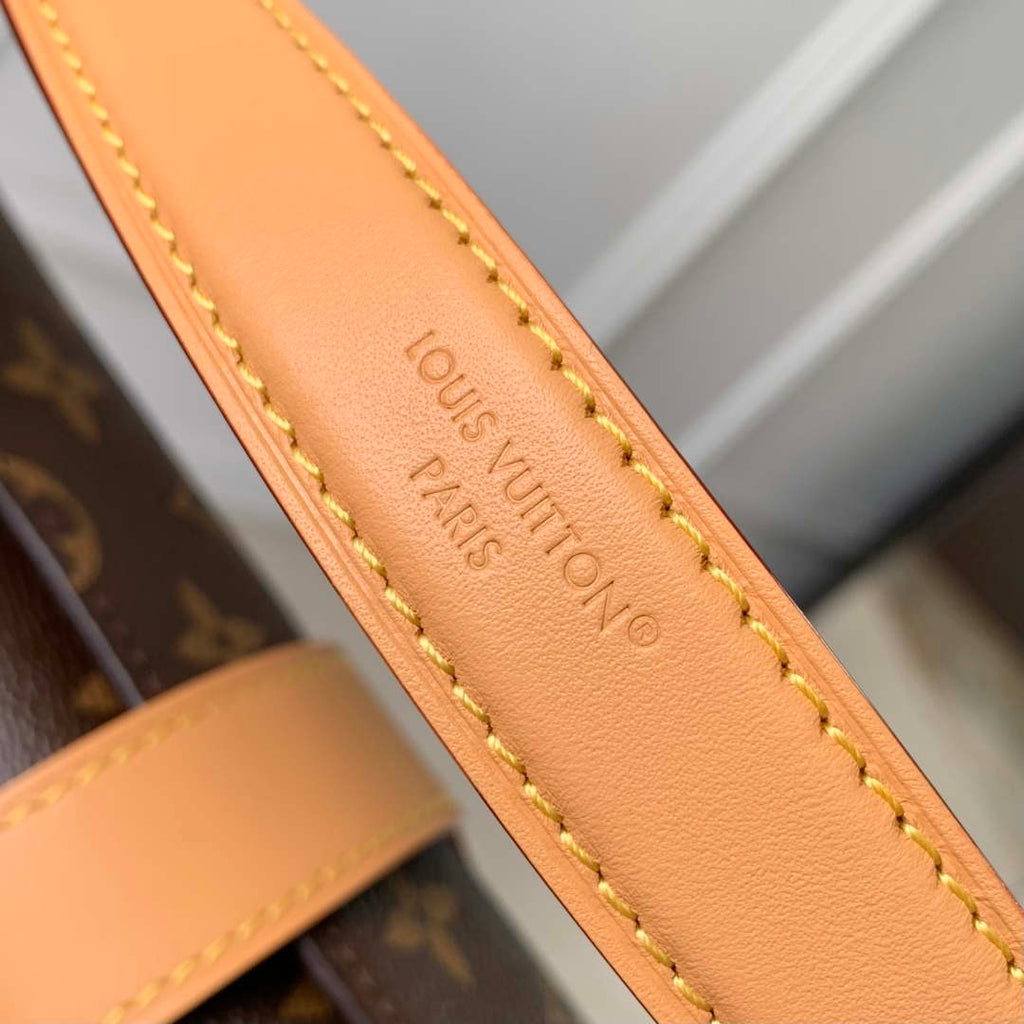 LV M26191 Louis Vuitton Pochette Mia Bag Monogram
