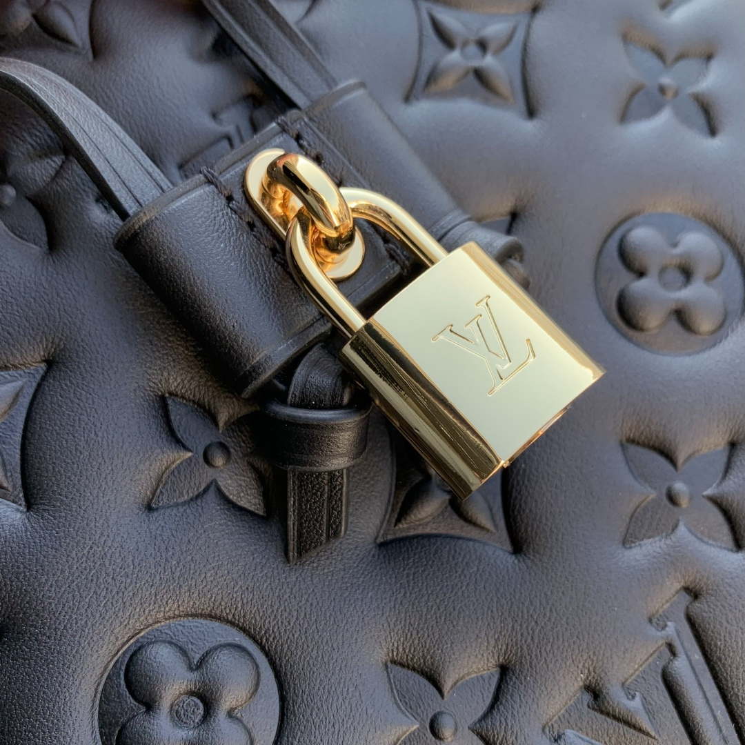 LV M26216 Louis Vuitton Coussin Bucket Bag Black