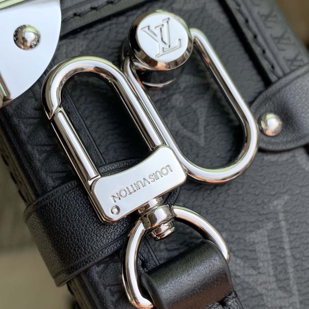 LV M26226 Louis Vuitton Side Trunk MM East West Bag Black