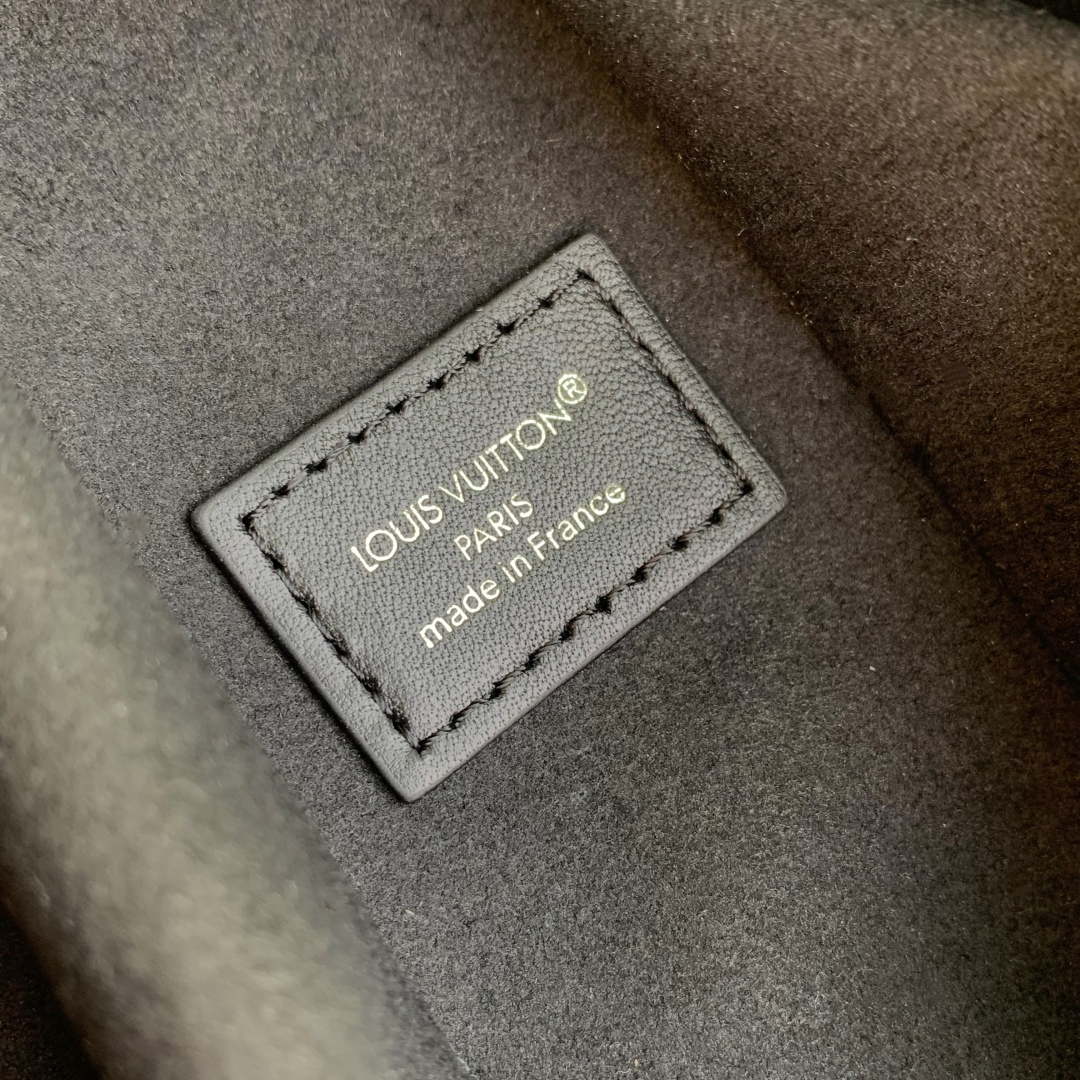 LV M26226 Louis Vuitton Side Trunk MM East West Bag Black
