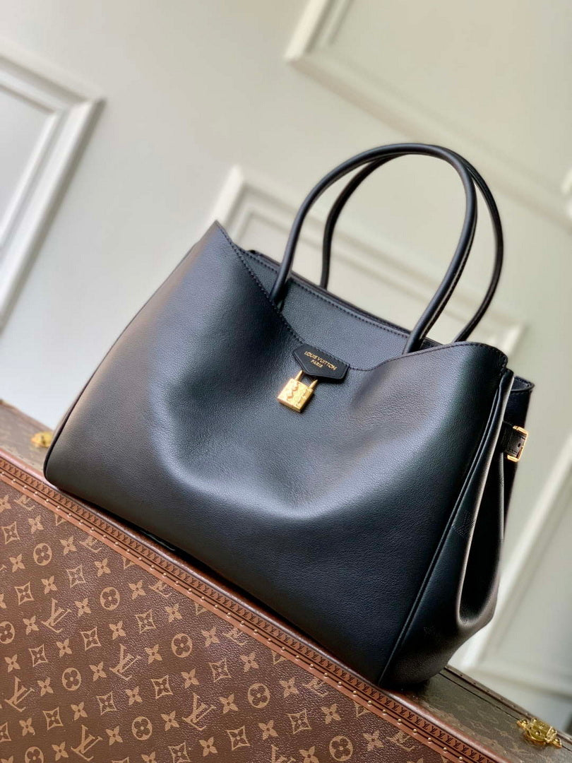 LV M26338 Louis Vuitton Vendome MM Bag Black