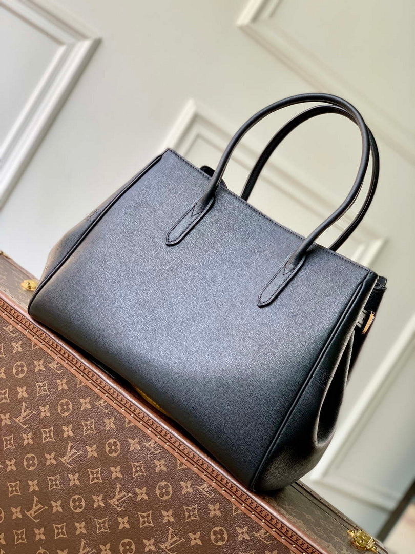 LV M26338 Louis Vuitton Vendome MM Bag Black