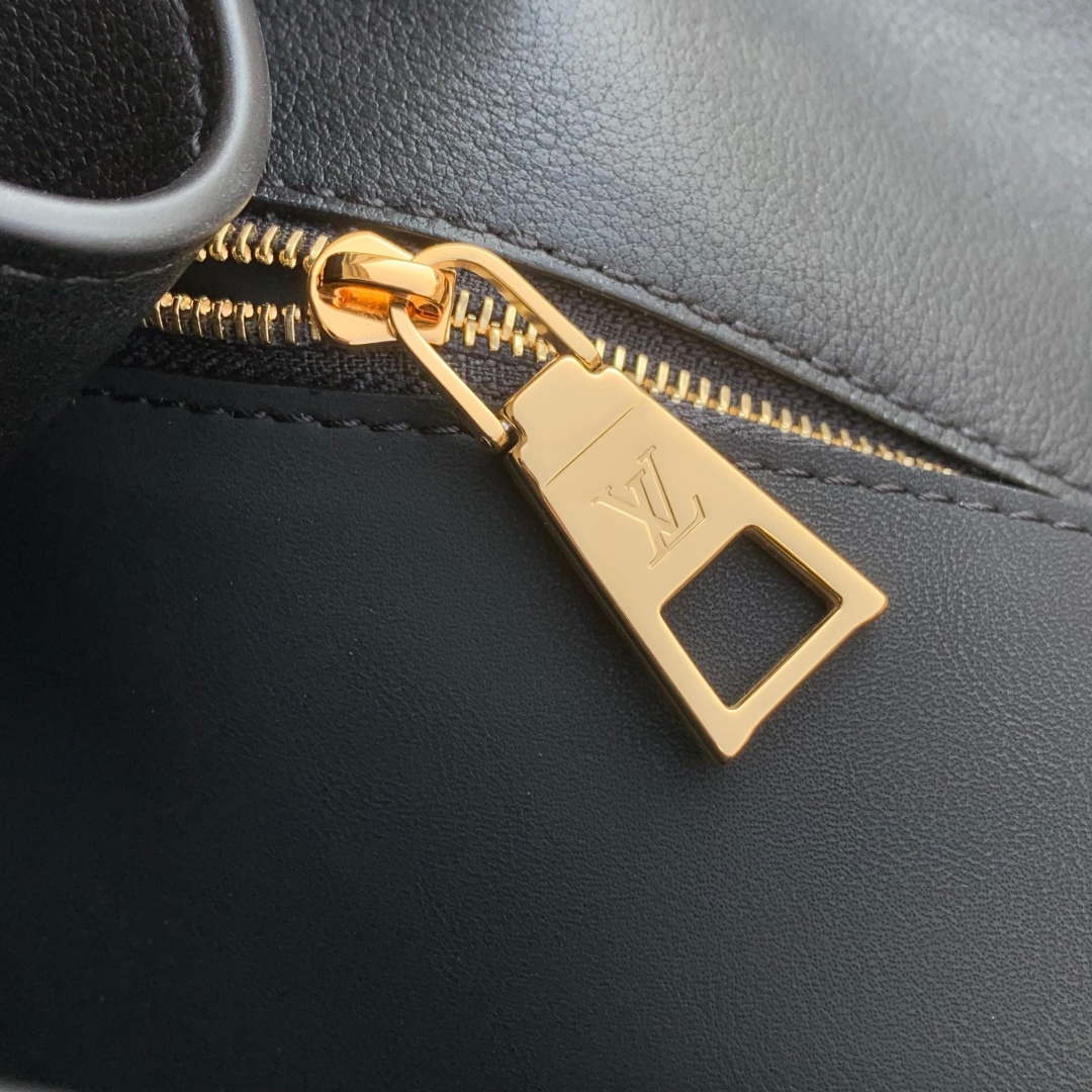 LV M26338 Louis Vuitton Vendome MM Bag Black