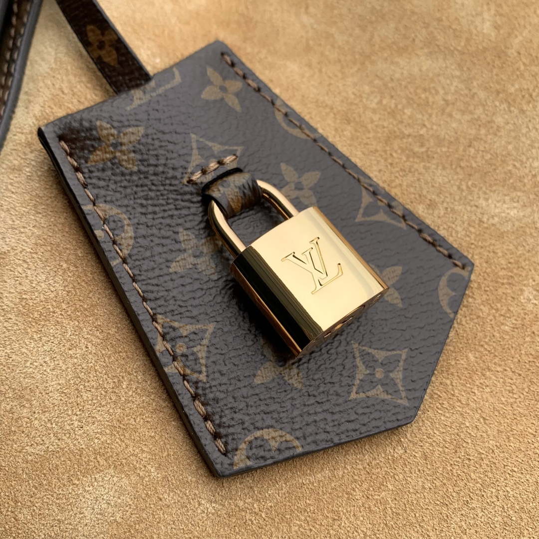 LV M26358 Louis Vuitton Express MM Bag Hazelnut Brown