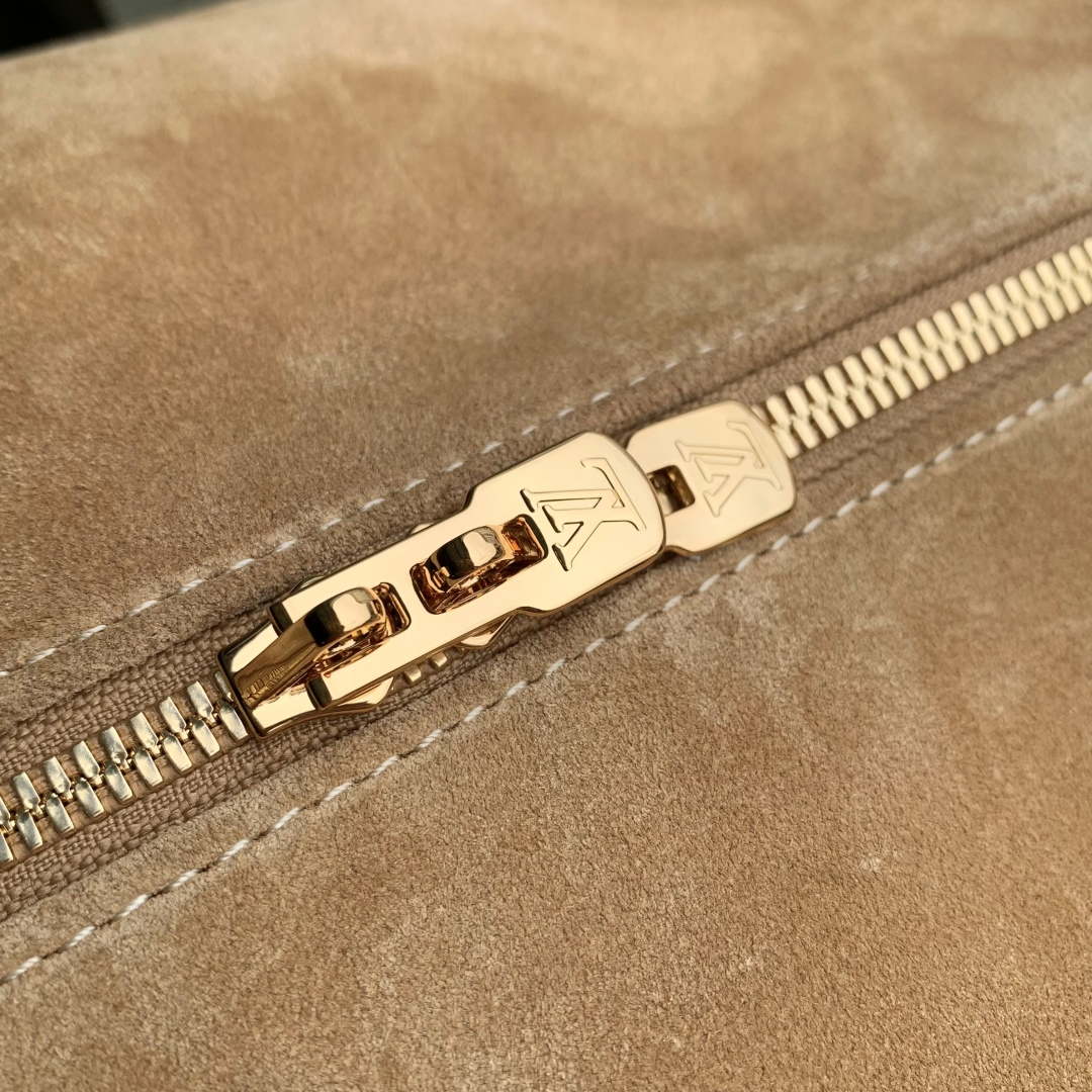 LV M26358 Louis Vuitton Express MM Bag Hazelnut Brown