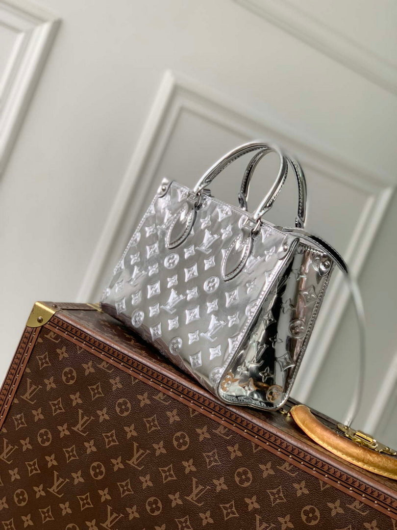 LV M26373 Louis Vuitton OnTheGo PM Bag Silver