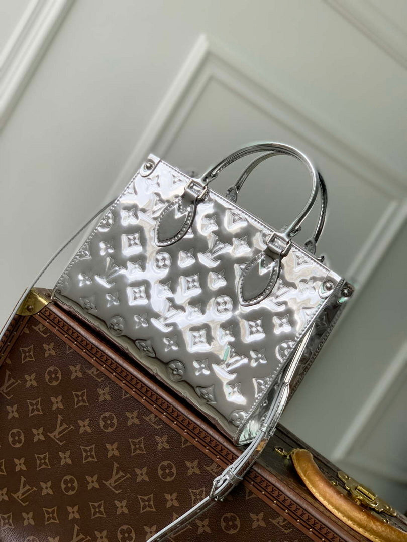 LV M26373 Louis Vuitton OnTheGo PM Bag Silver