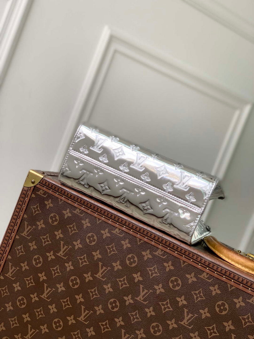 LV M26373 Louis Vuitton OnTheGo PM Bag Silver