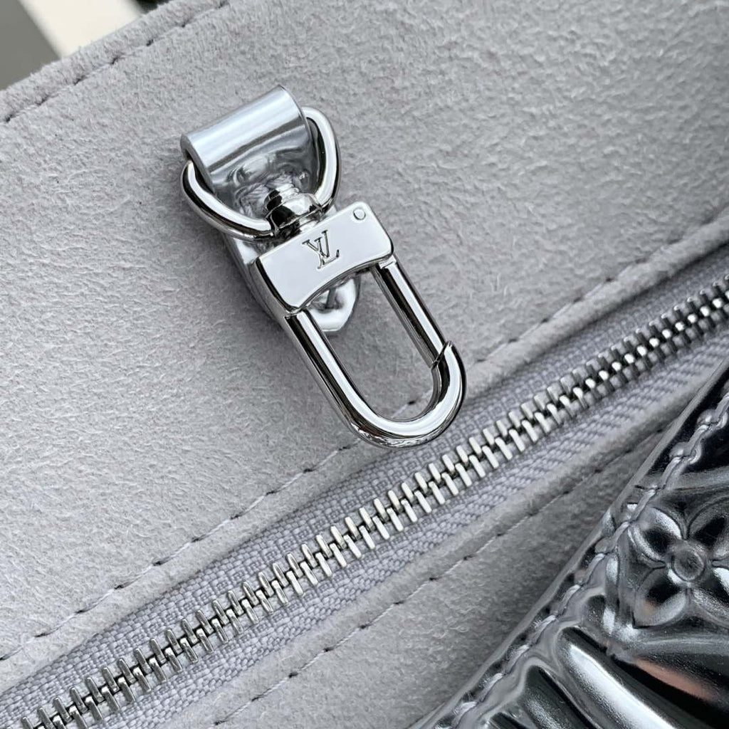 LV M26373 Louis Vuitton OnTheGo PM Bag Silver